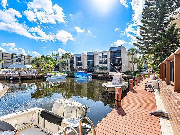 4th image of 10 Royal Palm Way #203