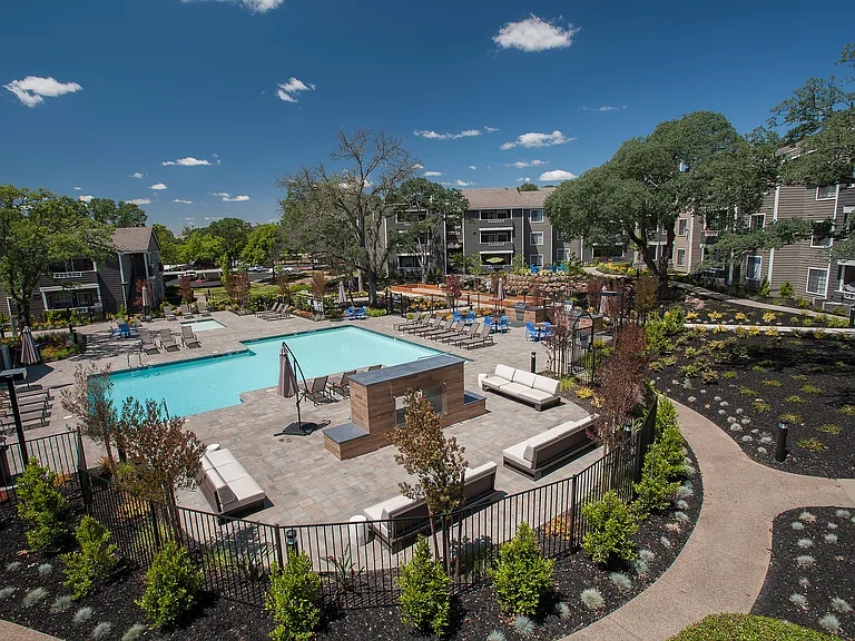 Make every day feel like a resort day when you live at Slate Creek.