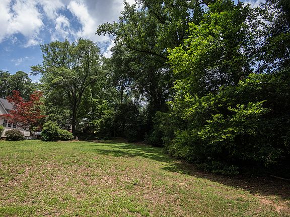 3rd image of 231 Pine Forest Dr