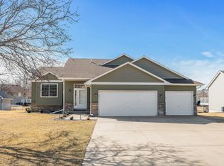 2856 90th Ln NE, Blaine, MN 55449
