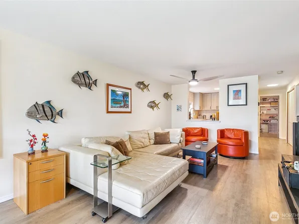 6910 California Avenue SW #26, Seattle, WA 98136