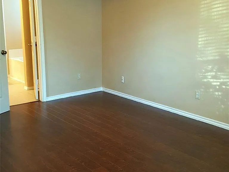 4400 Leeds Dr — Photo 11