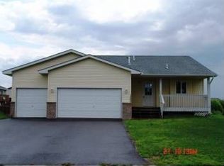 1300 Marigold Dr S, Cambridge, MN 55008