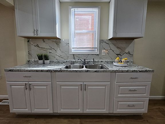 2nd image of 7247 Middlesex St