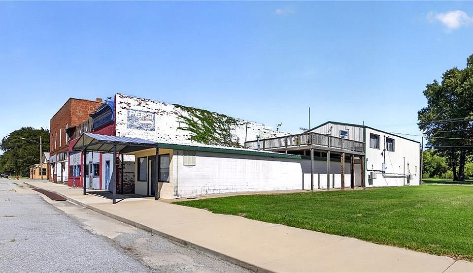 1st image of 315 N Main St
