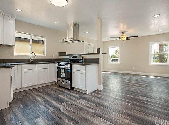 4th image of 11763 Compton Ave
