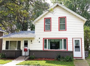 1017 6th St W, Wabasha, MN 55981
