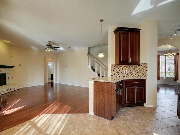 2nd image of 16521 Avaranche Way