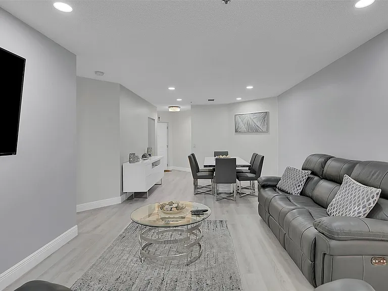 5133 Brisata Cir #P — Photo 8