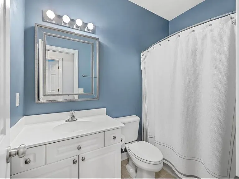 507 S Elgin Ct — Photo 12