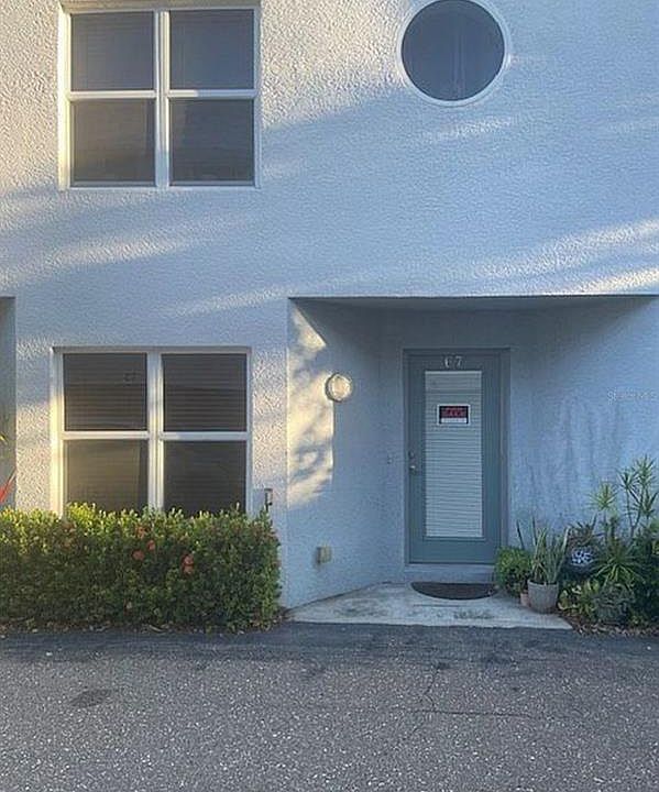 1st image of 67 16th St S