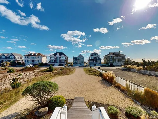 750 Dune Rd — Photo 8