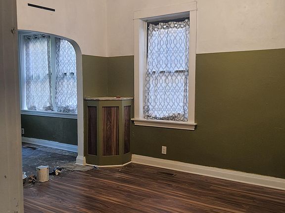 2nd image of 222 Bellerive Blvd #1