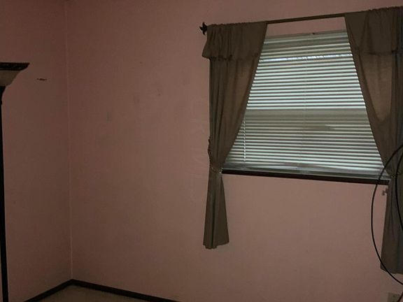 5th image of 3111 Huntington Dr