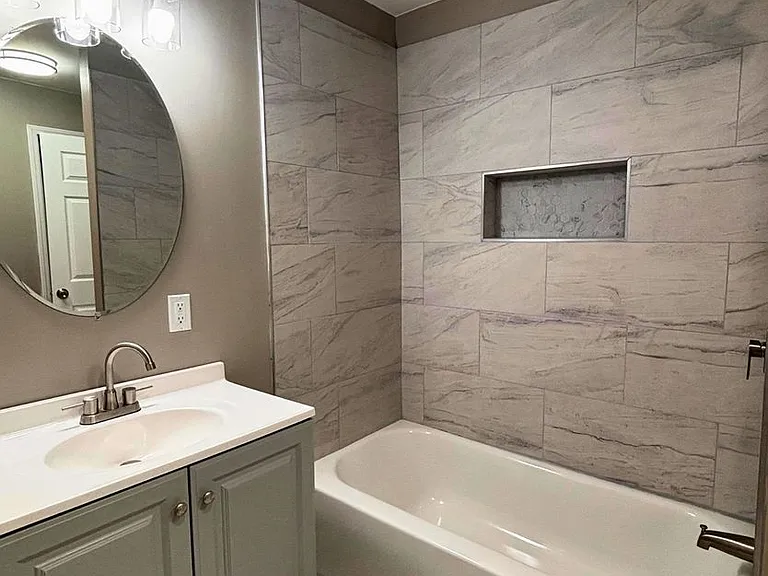 437 Vernon Ave — Photo 4