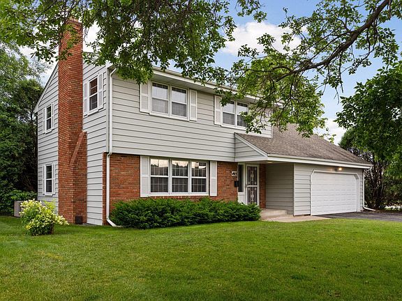2nd image of 4913 Larkspur Ln