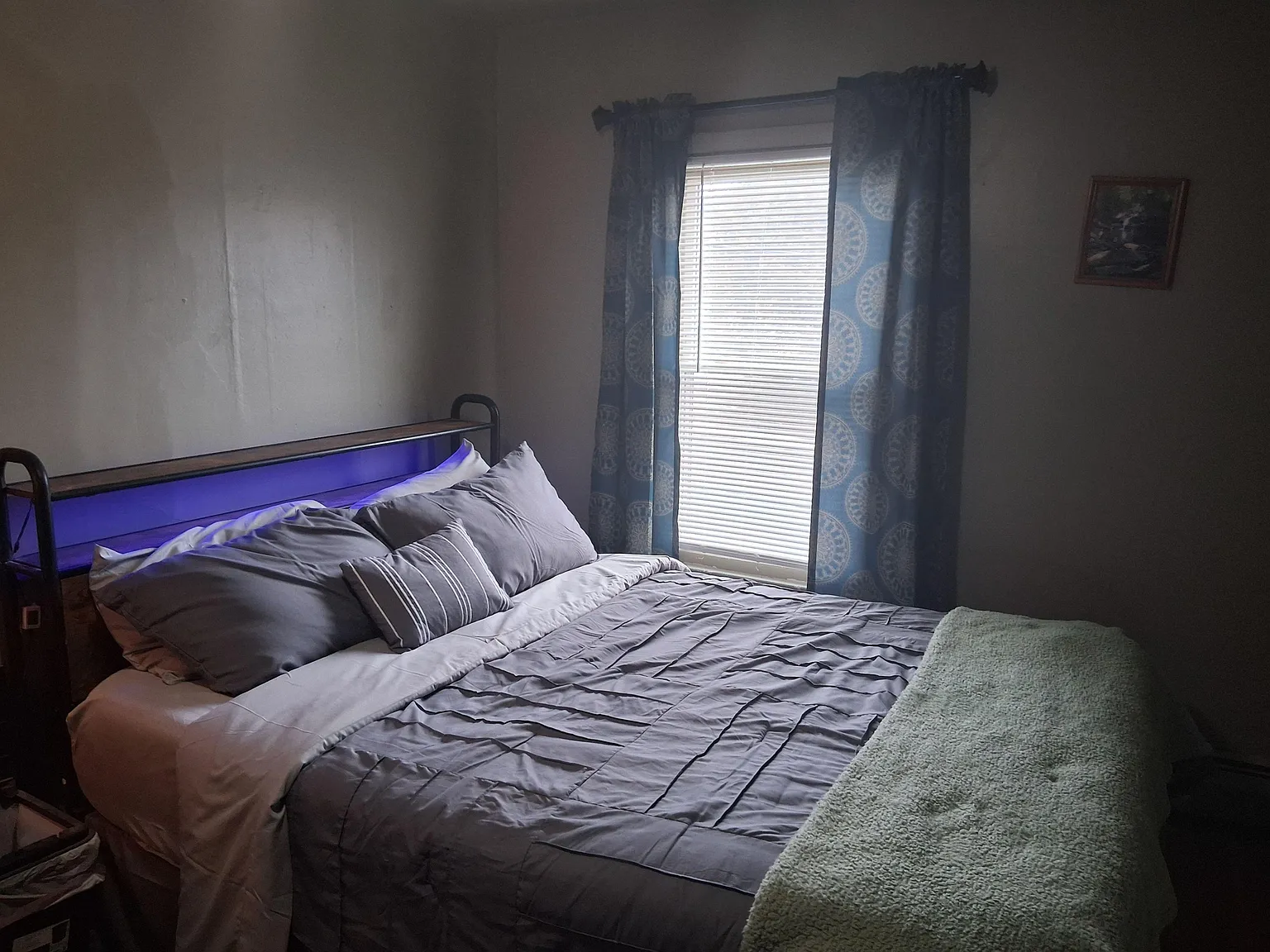 3 bed, 1.0 bath, 600 sqft, $910 — Photo 2