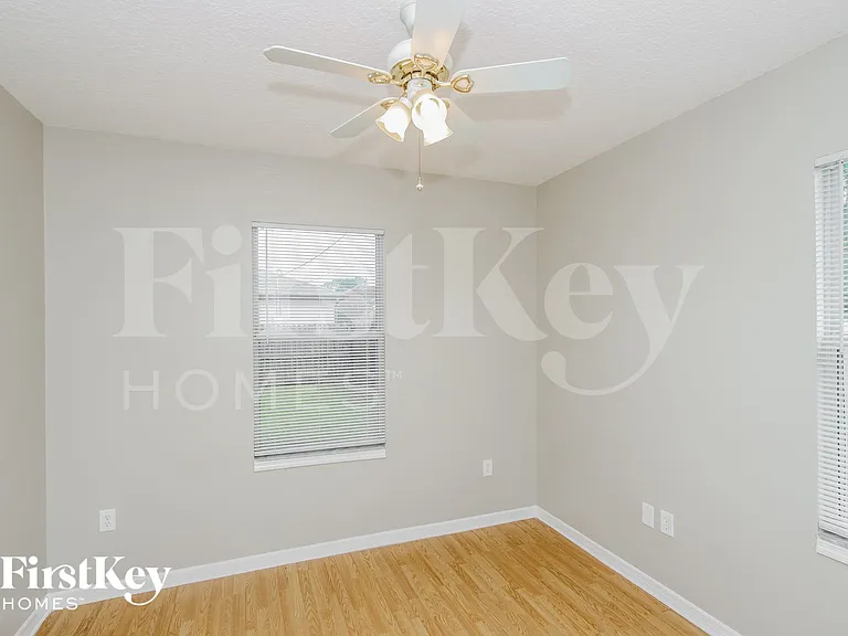 599 Australian Rd NW — Photo 10