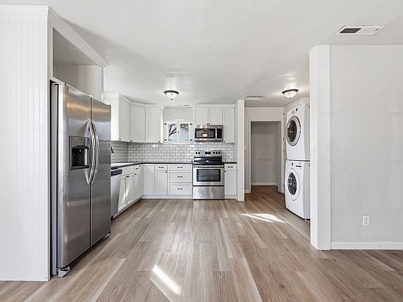5th image of 415 W Linden St