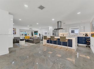 9530 Jamaica Dr, Cutler Bay, FL 33189