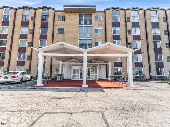 25735 Lorain Rd Unit 307, North Olmsted, OH 44070