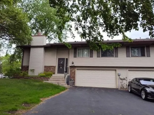 1092 Churchill Pl, Shoreview, MN 55126