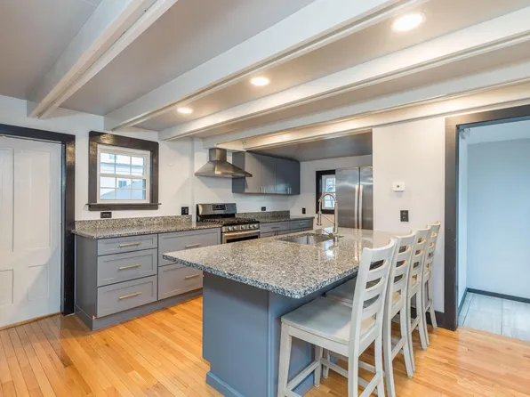 21 Union St #B, Portsmouth, NH 03801