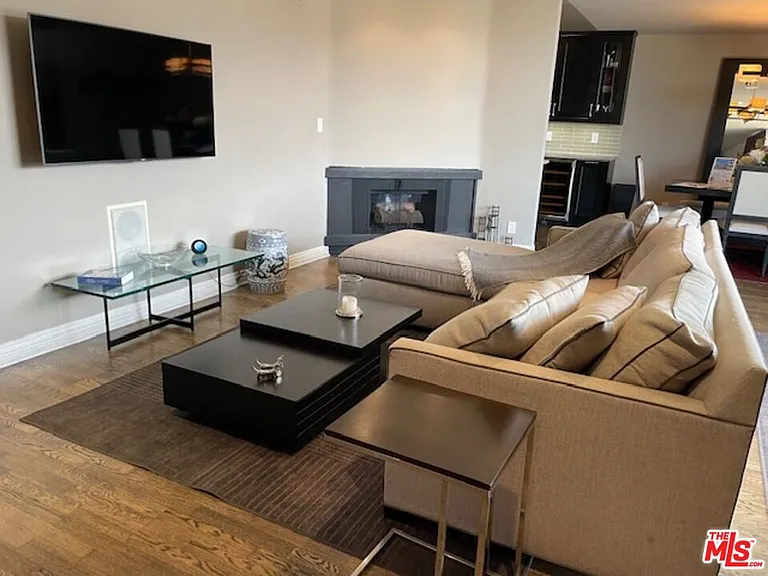 2260 N Cahuenga Blvd #502 — Photo 22