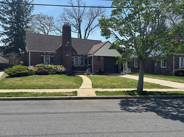 200 Edward Ct, West Hempstead, NY 11552