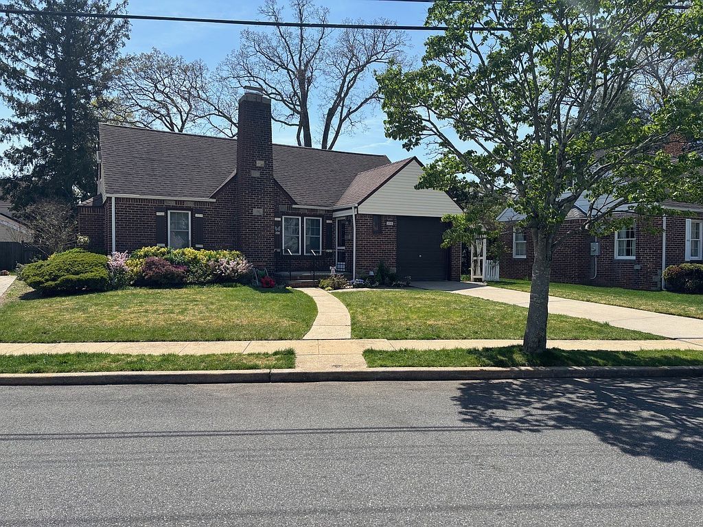 200 Edward Ct - Property Image
