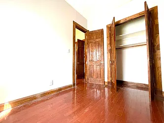 Rented by R New York