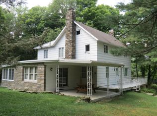 566 Old Greentown Rd, Greentown, PA 18426