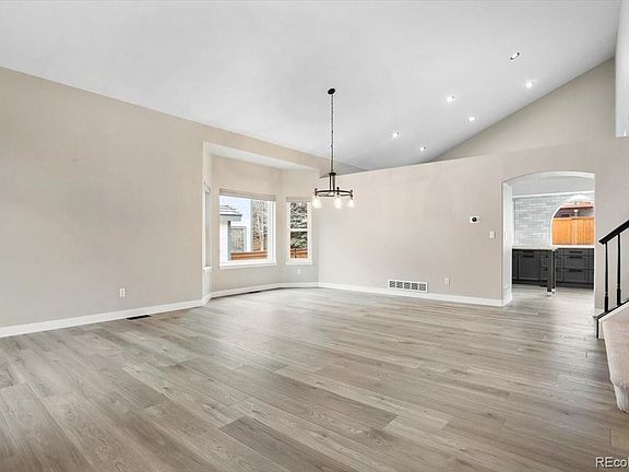 3rd image of 3385 White Oak Lane