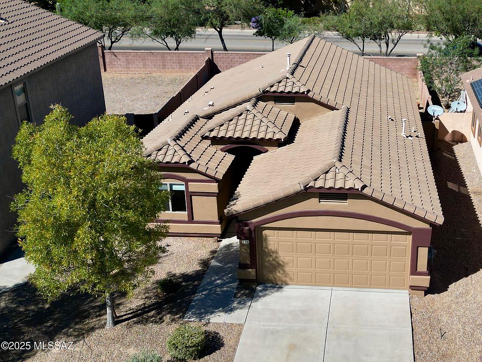 1st image of 776 W Calle Ormino