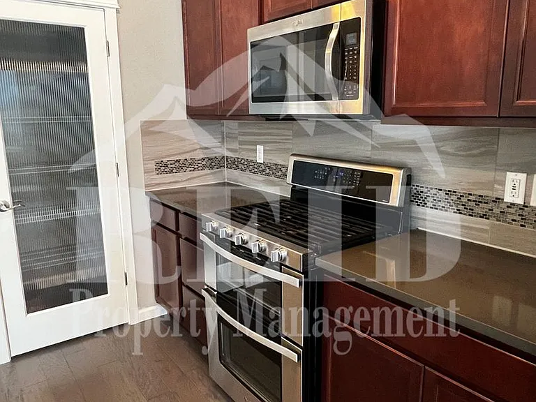 3887 Portside Dr — Photo 7