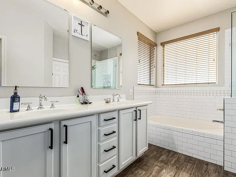 4337 E Vaughn Ave — Photo 28
