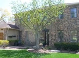 1140 Dickens Ave, Naperville, IL 60563