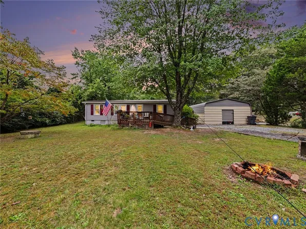 14044 Kennedy St, Woodford, VA 22580