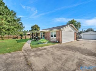 2206 Pinehurst St SW, Hartselle, AL 35640