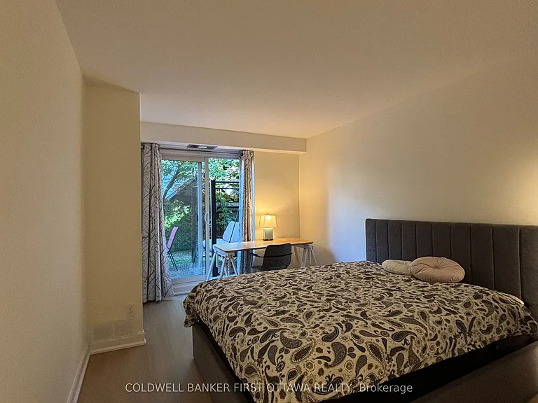 142 Waverley St #1A — Photo 12