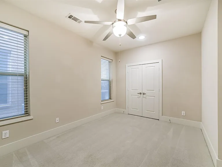5425A Hidalgo St — Photo 36