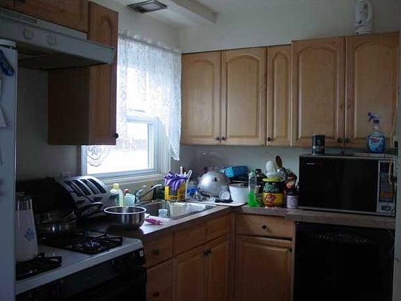 3rd image of 245 Titus Ave