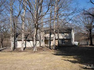 307 E Lakeshore Dr, Edelstein, IL 61526