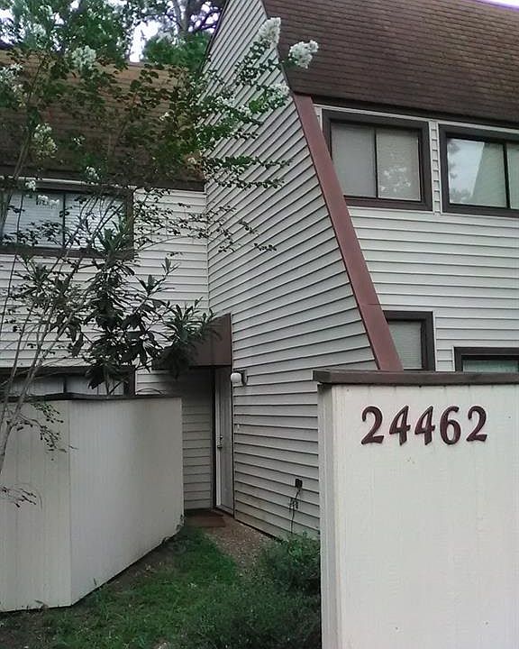 1st image of 24466 Country Club Dr