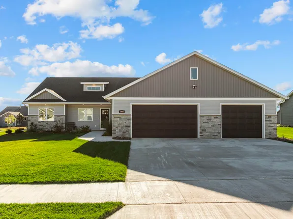 1901 Red Fox Ln, Kaukauna, WI 54130