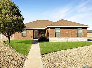 716 Almond Tree Ln, Clovis, NM 88101