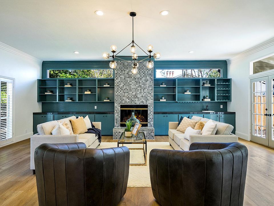 Spacious Dining Room