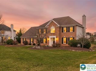 4748 York Dr, Orefield, PA 18069