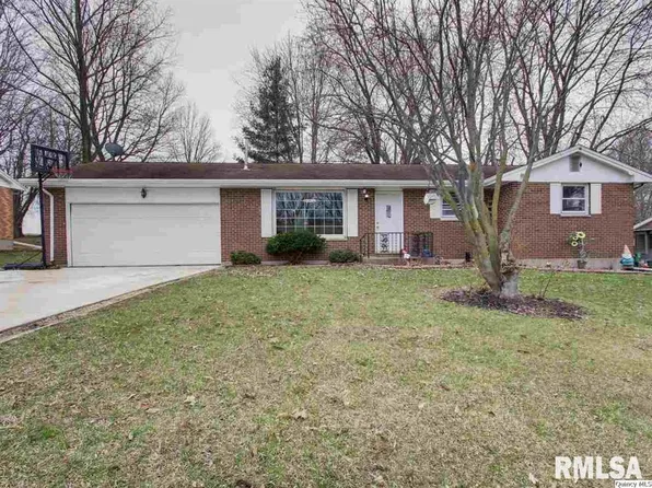 1908 Golden Grv, Quincy, IL 62305