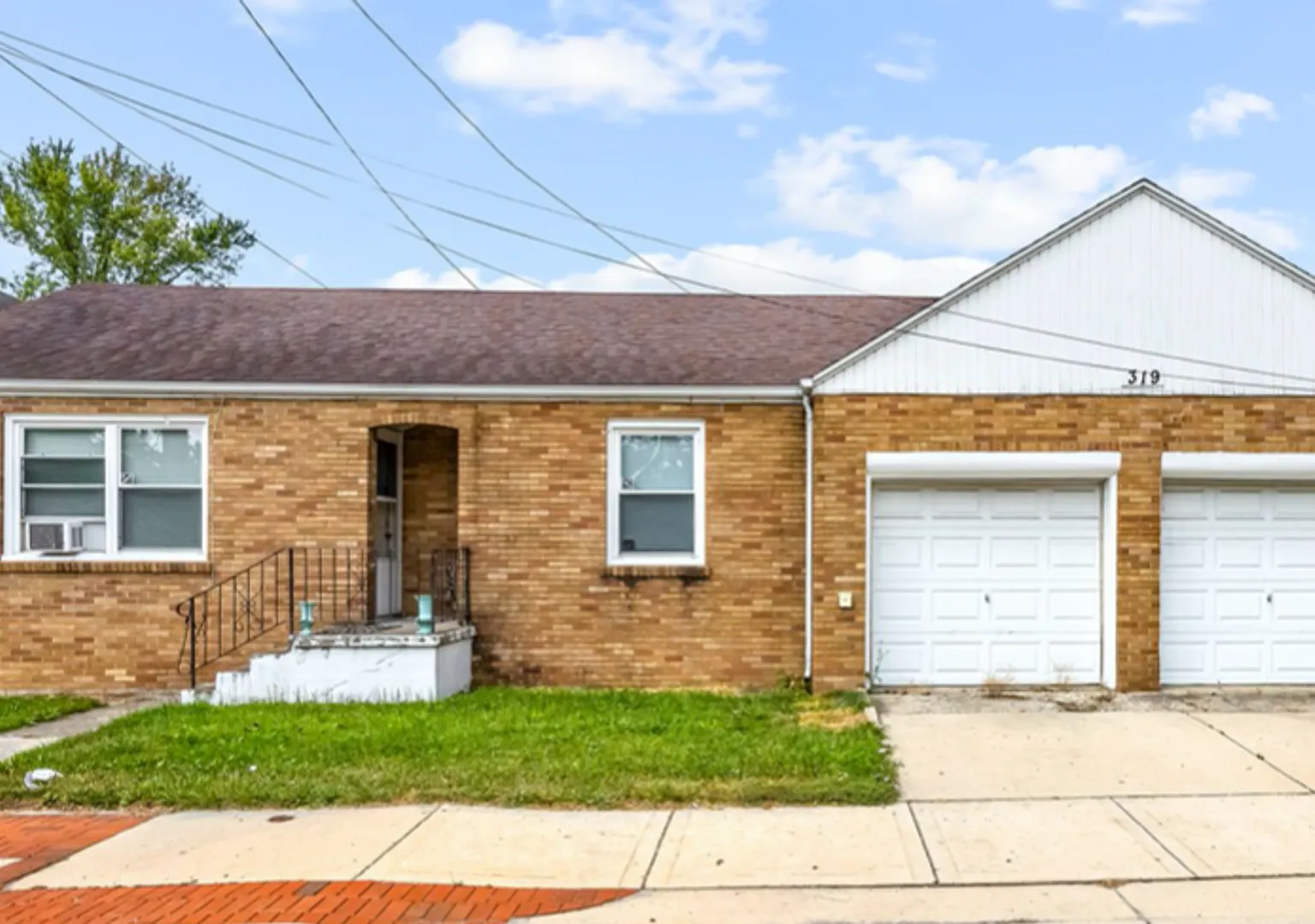 319 N Center St. — Photo 1